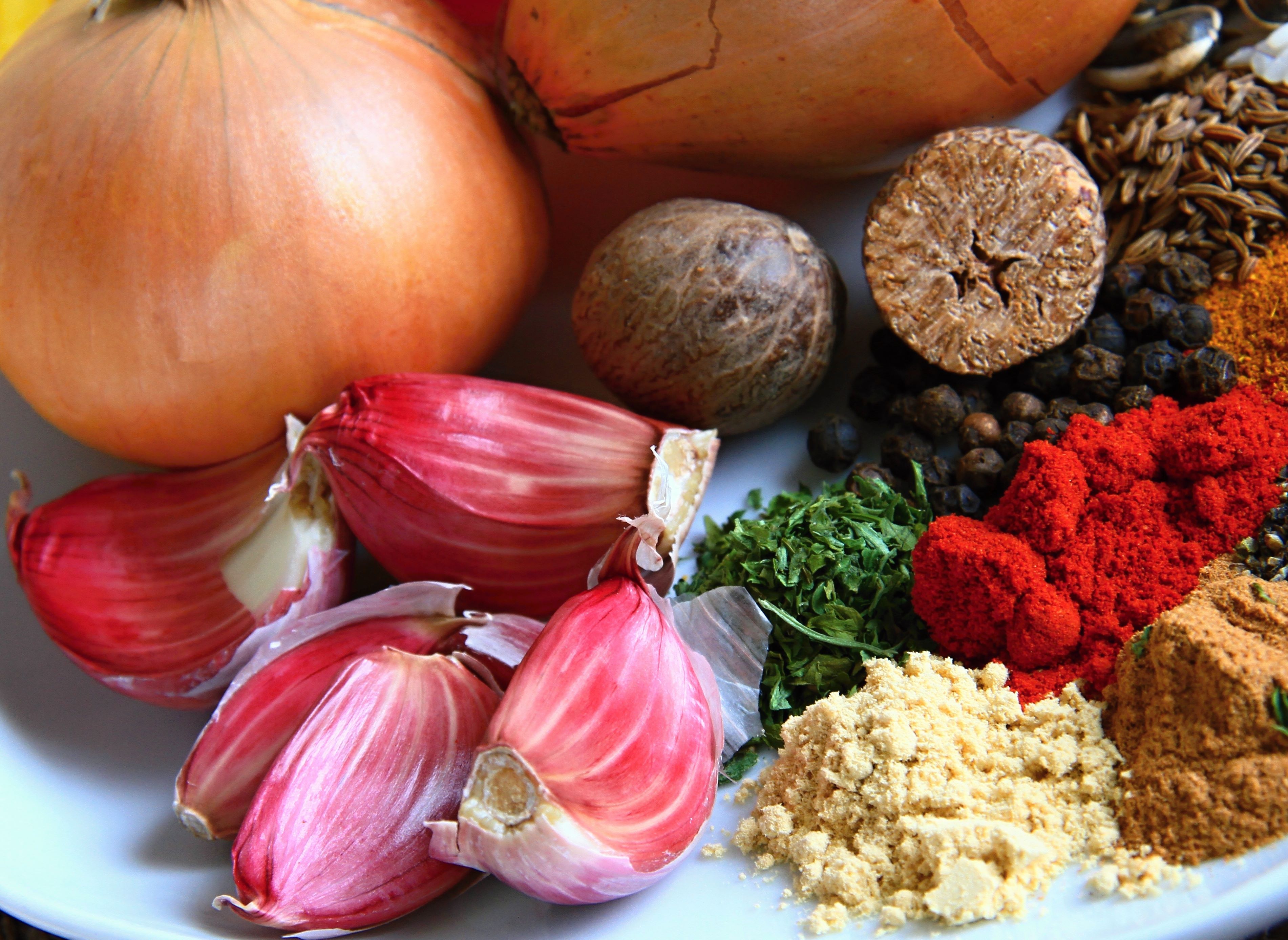 quercetin rich foods shutterstock_1617261817